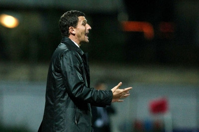 Μίχος ή Σακελλαρίου στα αριστερά