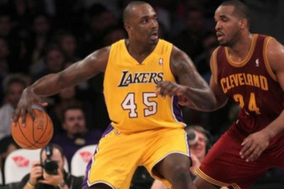 Τραυματισμός Κάρακτερ και δύο μεταγραφές για Λέικερς