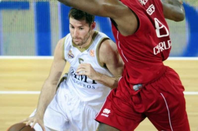 Στους Νάγκετς ο Φερνάντεθ