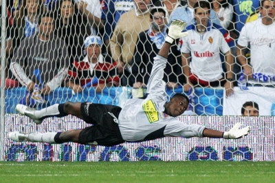 Καμενί, Ίσακσον, Κούστσακ στη λίστα του Ολυμπιακού