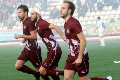 «Τσουνάμι» αποχωρήσεων στην «Προό»