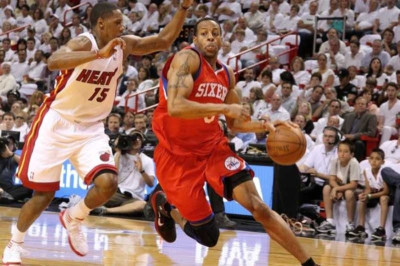 Ξεχωρίζει ο Ιγκουοντάλα στους «σίξερς»