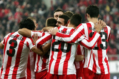 Έκλεισε το 2011 στην κορυφή ο Ολυμπιακός, 2-0 τον ΠΑΣ Γιάννινα (videos+photos)