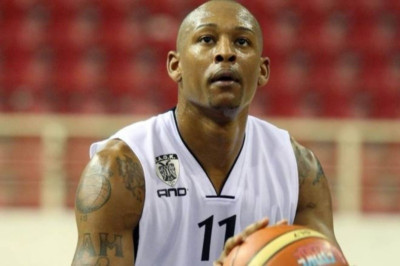 Γκίντενς: «Καλύτερη εντός έδρας η Σολέ»