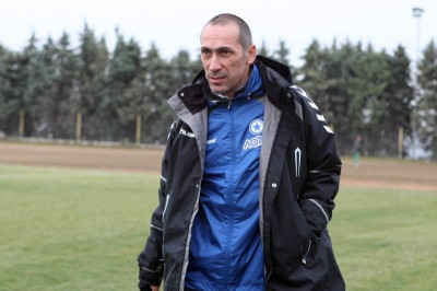 Δώνης: «Δουλεμένη η Αναγέννηση»