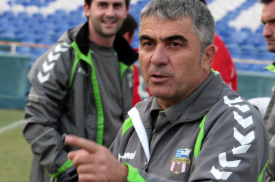 Ο Σεροπιάν στον πάγκο της Γλυφάδας