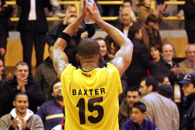 Μπάξτερ και στο… βάθος ΜακΓκράθ για τον Ίκαρο