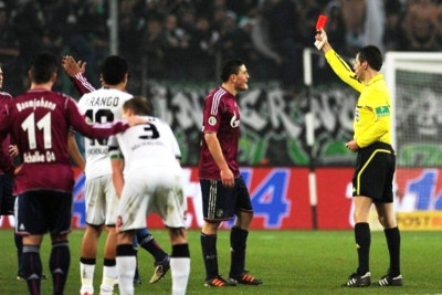 Βαριά… καμπάνα σε Τζόουνς