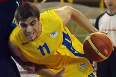 Ξεκαθαρίζει για τρεις στους Ίκαρους