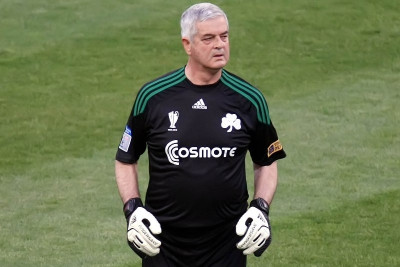 Οικονομόπουλος: «Γιατί να μην κληθεί στο EURO ο Καρνέζης;»