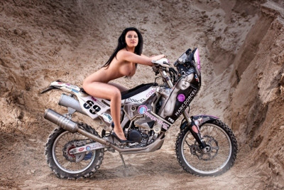 Μία πορνοστάρ στο ράλι Dakar