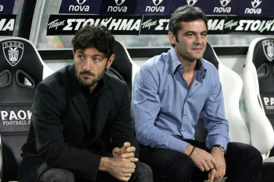 Βλέπουν Καλτσά οι Βρύζας, Κωνσταντινίδης