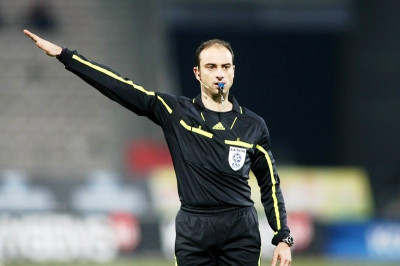 «ΦΤΟΥ ΣΑΣ ΒΙΑΣΤΕΣ!»