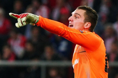 «Ερυθρόλευκοι» τερματοφύλακες σε δράση (video)