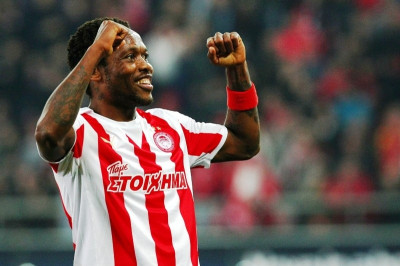 Ανοιχτό το μέλλον του Μακούν στην Άστον Βίλα