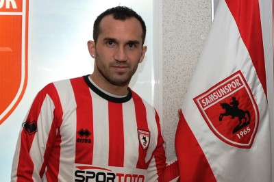 Άνοιξε λογαριασμό ο Γκέκας