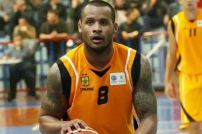 «Πέταξε» για... Βελιγράδι ο Τζέιμς