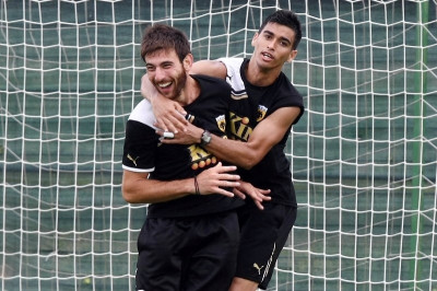 Κανονικά στην προπόνηση Καράμπελας, Λεονάρντο