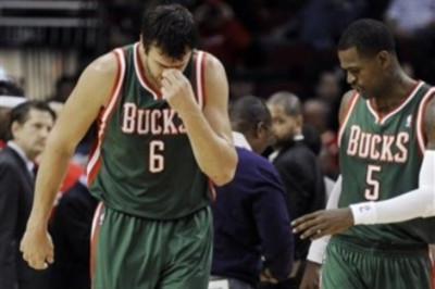 Νίκη με «Α»πώλεια οι Μπακς