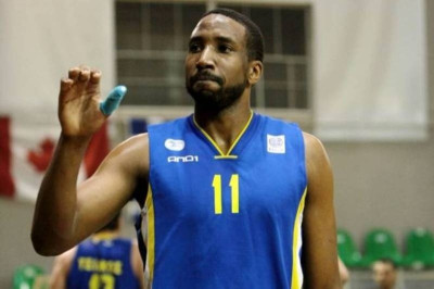 Τέλος και ο Σκοτ