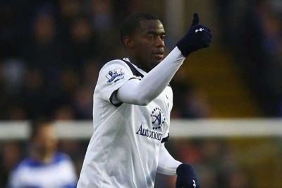 Στην Γουλβς ο Μπασόνγκ