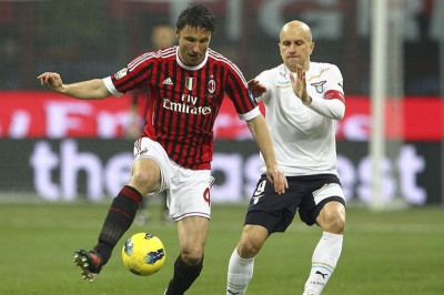 Φαν Μπόμελ: «Κοιτάμε μπροστά»