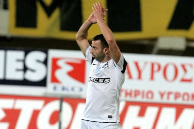 Κοντά στον κόσμο οι Παπουλής, Χ. Λόπεζ