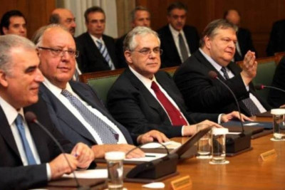 Παπαδήμος: «Δεν θα αφήσουμε τη χώρα να χρεωκοπήσει»