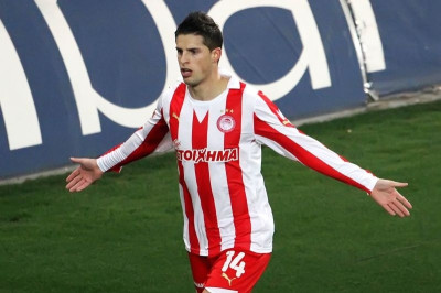 Βγάζει... φωτιές ο Μιραλάς!