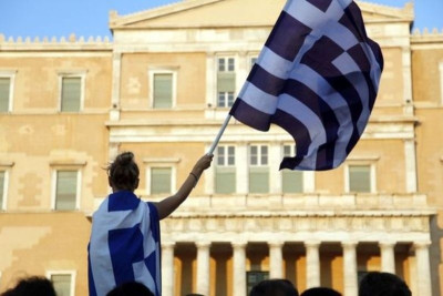 Περισσότεροι από 30.000 ήδη στο Σύνταγμα!