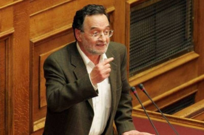 Λαφαζάνης: Κάνω έκκληση να μαζέψουν τα ΜΑΤ