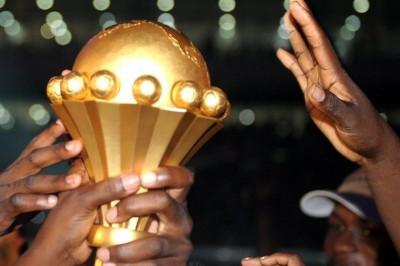 Με φόντο το «στέμμα», Ακτή Ελεφαντοστού και Ζάμπια!