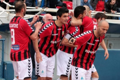 Ατομικό ο Καραχάλιος στη Γλυφάδα