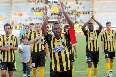 Περιμένει Λεάλ και Τζούνιορ ο Καραγεωργίου