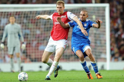 «Μαυρόγατα» ο Μερτεσάκερ