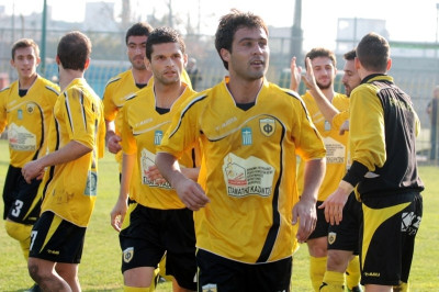 Πρώτος, έστω και δύσκολα, ο Φωστήρας