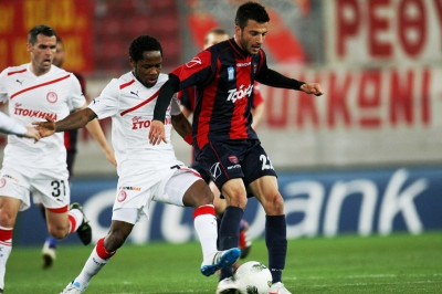 «Πονοκέφαλος» στον Πανιώνιο με τις κάρτες των Όμο-Σάμαρη