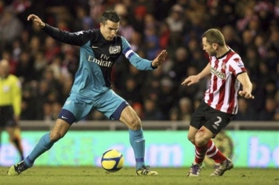 Ετοιμάζει πρόταση για Φαν Πέρσι η Μίλαν