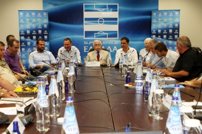 Τροποποίησε το άρθρο η Λίγκα, στα άκρα με την Πολιτεία