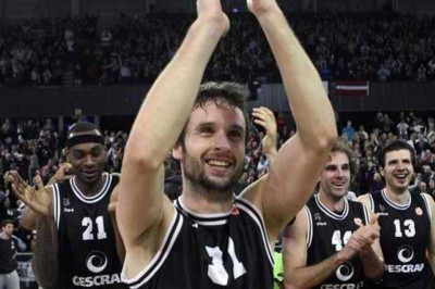 Στο Νο 1 ο Λόπεζ (video)