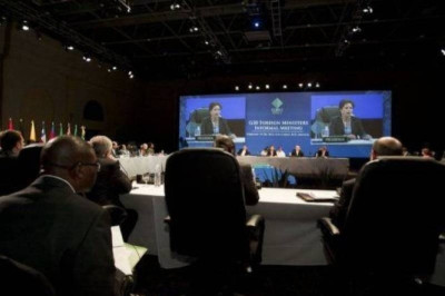 To «τείχος ασφαλείας» προϋπόθεση για την ενίσχυση του ΔΝΤ