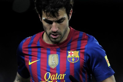 Αυτόγραφο του Φάμπρεγκας σε μπλούζα της Ρεάλ!