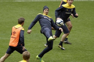 Έβαλε ο «Ίμπρα» το... χεράκι του! (video)