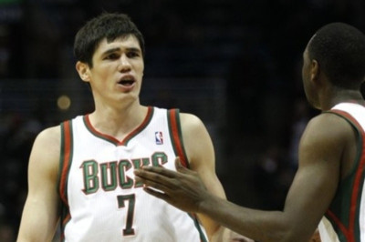 «Έσπρωξε» τους Μπακς ο Ιλιάσοβα