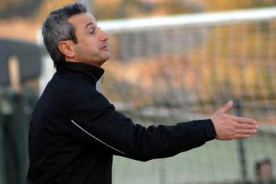 Ψάχνει λύσεις ο Μπαξεβάνος