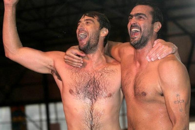 Εκδήλωση αγάπης στους «παλιούς» μέσω facebook