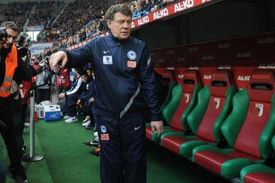 Υποκλίνεται σε Ρεχάγκελ ο Σάαφ