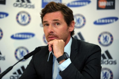 Δεν παραιτείται ο Βίλας-Μπόας