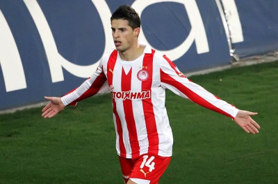 Στην κορυφή της επίθεσης ο Μιραλάς