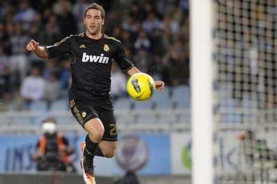 Θέλει Ιγκουαΐν στην Παρί ο Παστόρε